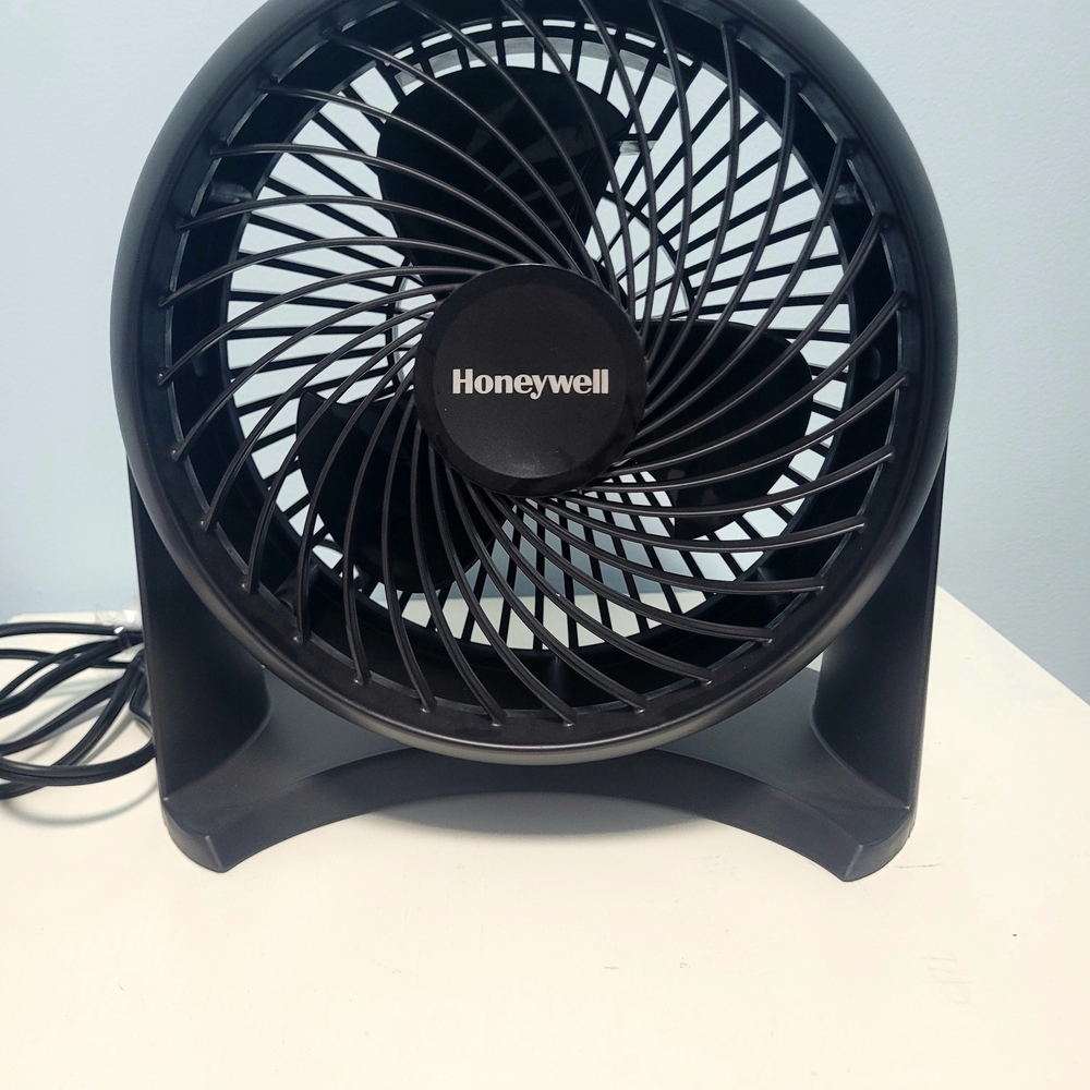 Honeywell Black Table Circulator Fan Model HT900cv2